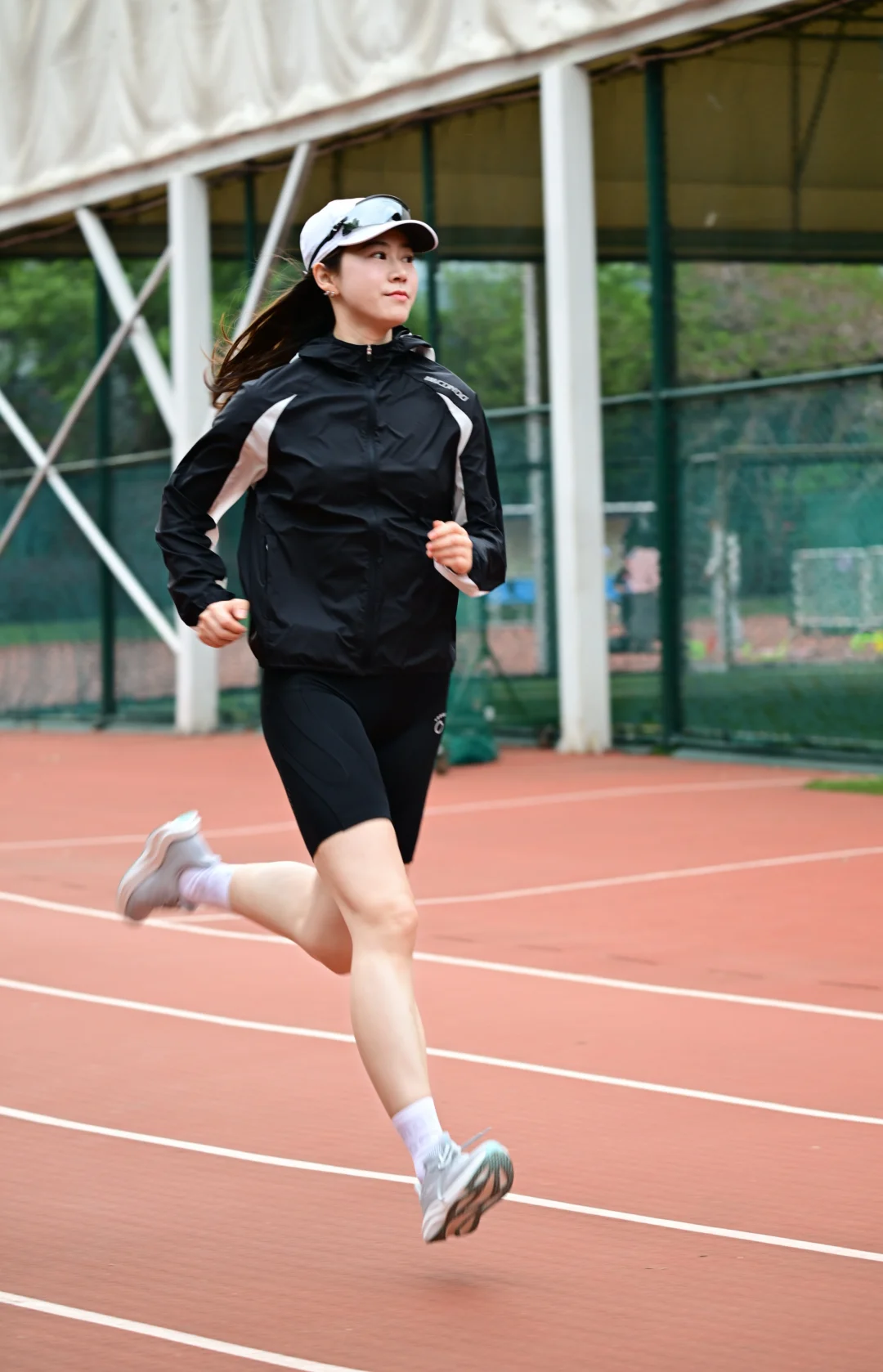 “马孔多在下雨”