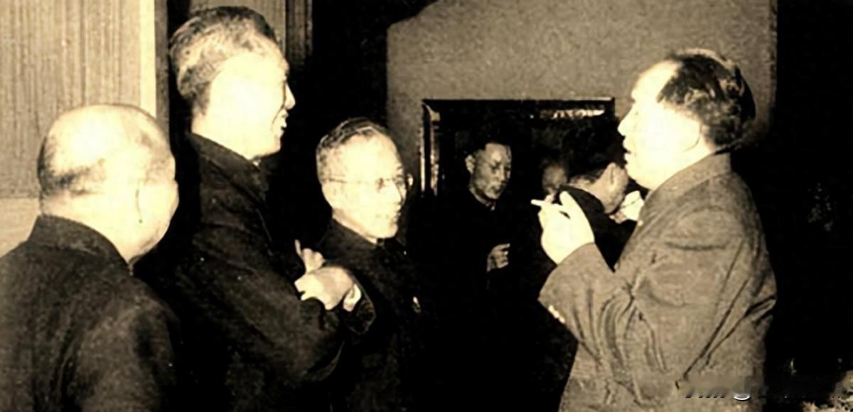 鸡兔同笼与“不可说”的秘密：邓稼先的28年
1958年，毛主席接见科学家时，突然