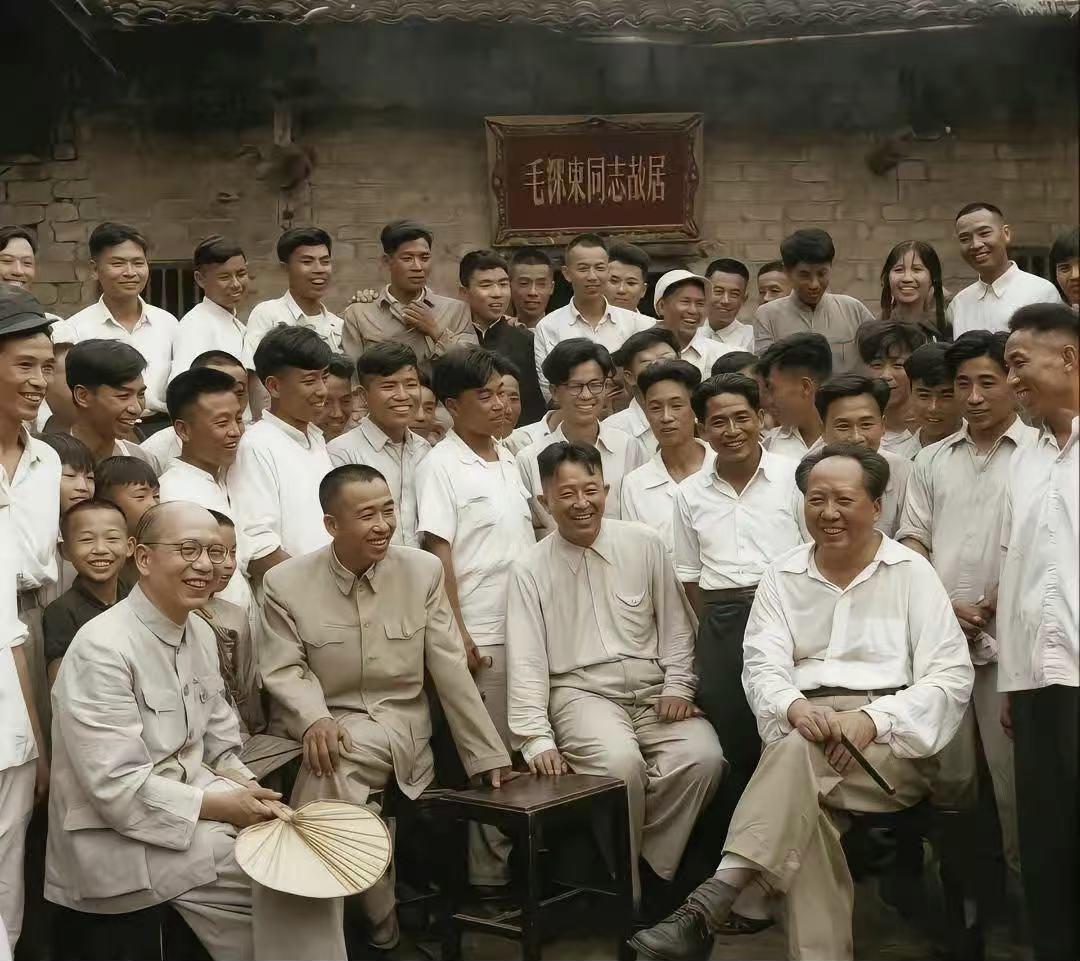 今天是毛主席逝世50周年的日子，9月9日，按中国人的传统，9代表长久，两个9就是