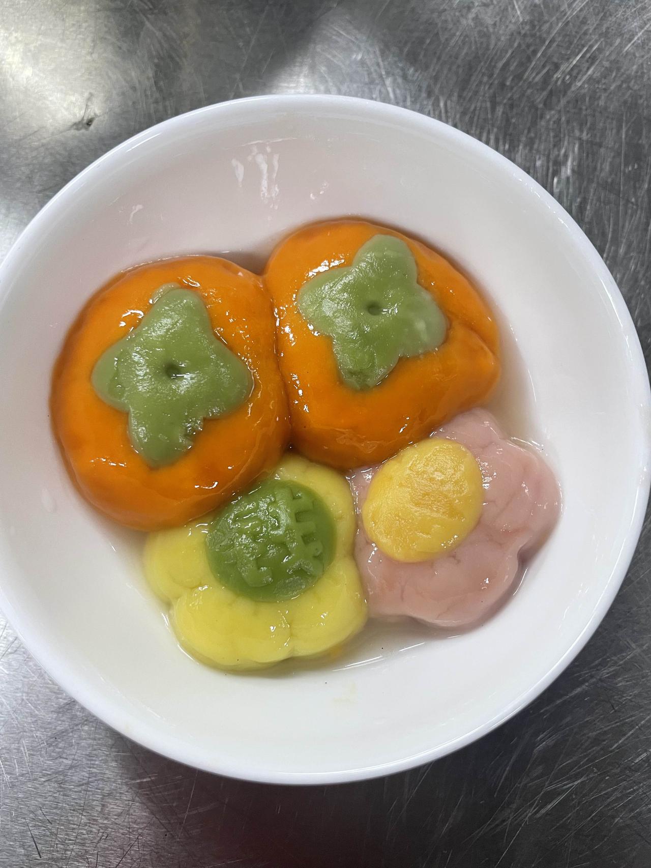 楼下一位七十岁的独居老人，在家中意外摔倒，整整一周才被邻居发现。老人老伴走得早，