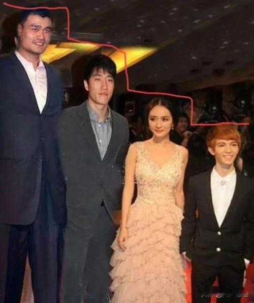 这张图片有问题，你能看出问题在哪吗？我看了半天才发现！