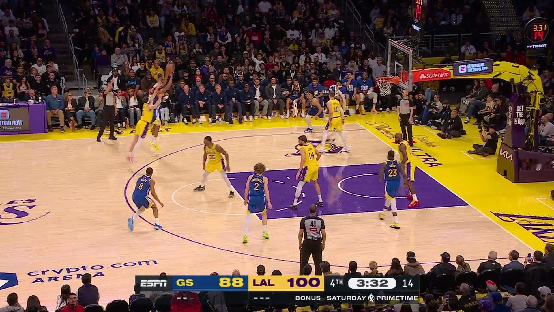 穆迪本场的第五个三分👌第四节剩下3:19，勇士91:100湖人；勇士vs湖人