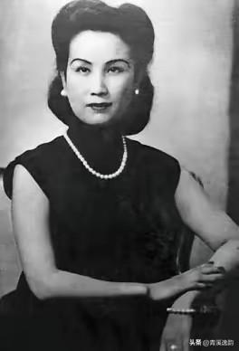 1935年，孙中山之子孙科，对离异的蓝妮一见钟情，后来向她求婚，已有3个孩子的蓝
