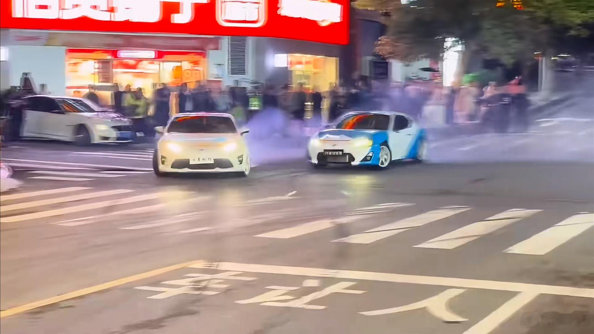 在街道合法漂移……把阀门打开炸街……连广东都自愧不如贵州这次也太超前了！