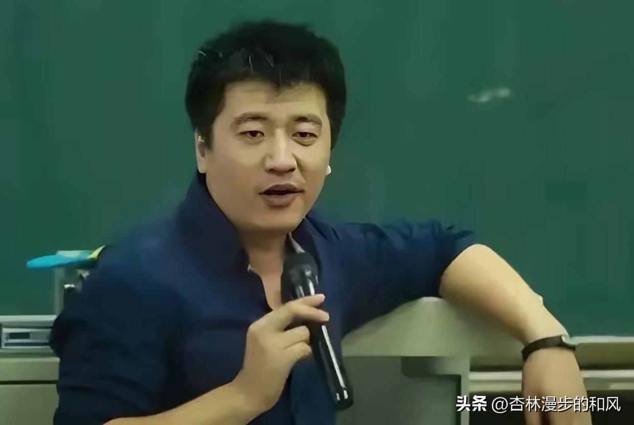 那个给员工拼命放假的老板，自己却永远停了

我觉得现在最心痛的，肯定是张雪峰公司