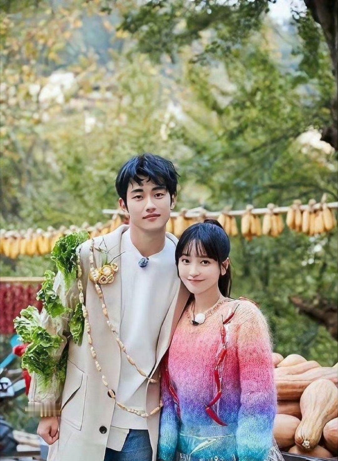金莎男友否认带美女出行 怎么了这是 可能长的有点像吧～ ​​​