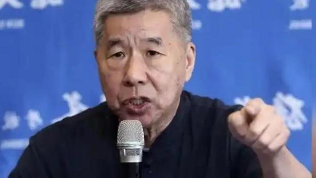 一针见血撕破伪装！张亚中痛批国民党军购闹剧，立场彻底清醒
 
台海天价军购风波背