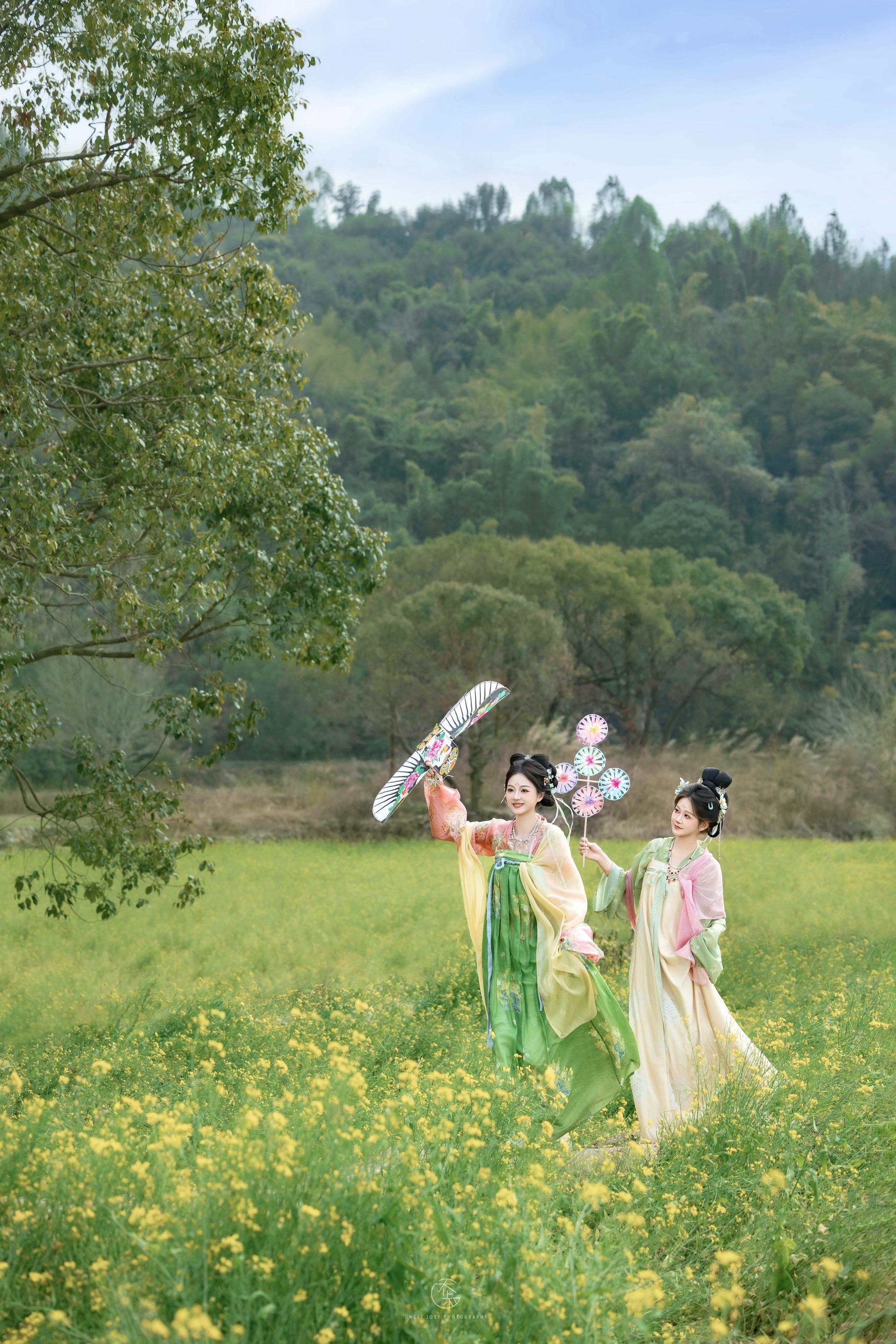 “春之晓，梦不觉，恰似你我那年”忙趁东风放纸鸢🪁