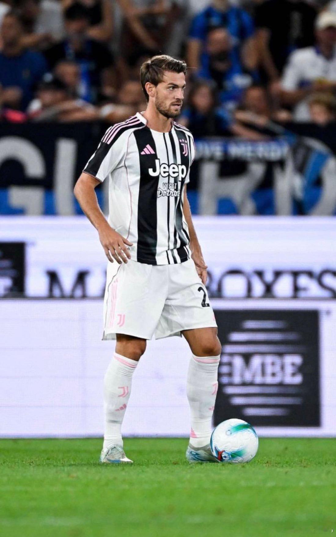 基操勿六！都灵体育报：从J-Medical的消息传来，鲁加尼需要更多时间恢复，他