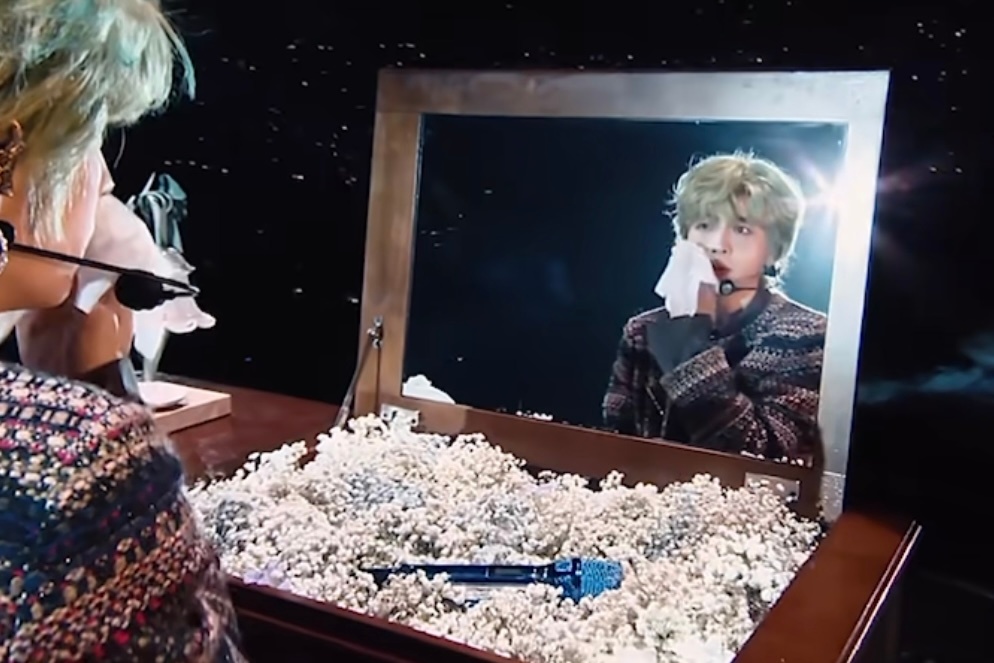 蒲熠星 无论舞台多耀眼，满天星已经渗透进蒲熠星的所有了这一盒满天星是我们，蓝色的
