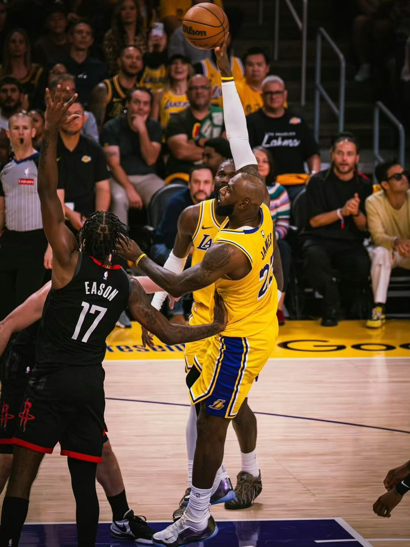 LA众志成城！洛杉矶湖人