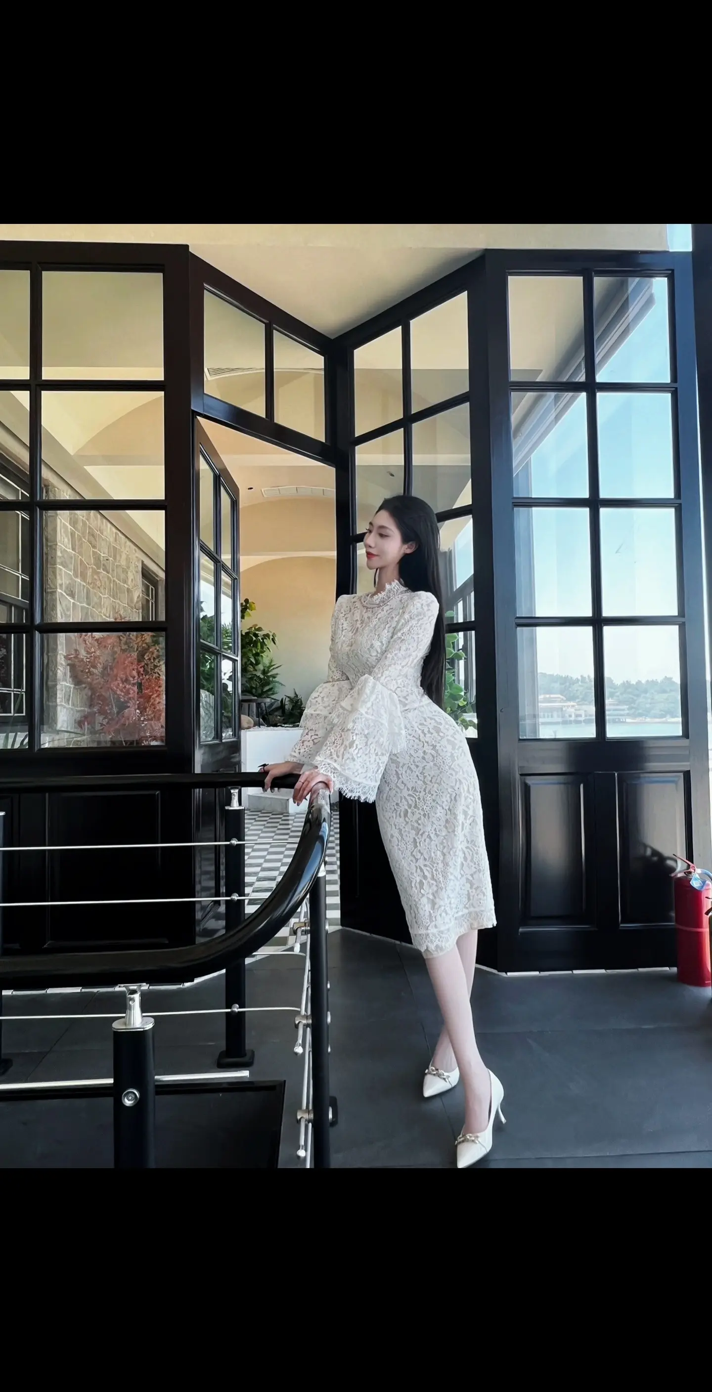 我望向你的每一个瞬间，都想和你有以后