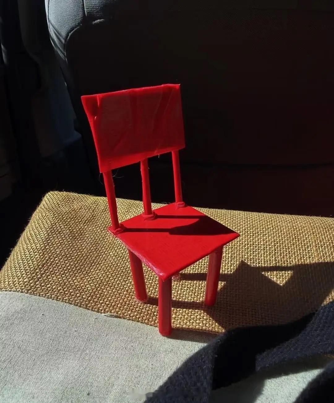 黄多多晒和同学排练话剧，她真的好文艺！身形背影特别像妈妈孙莉，文艺女神范儿，感觉