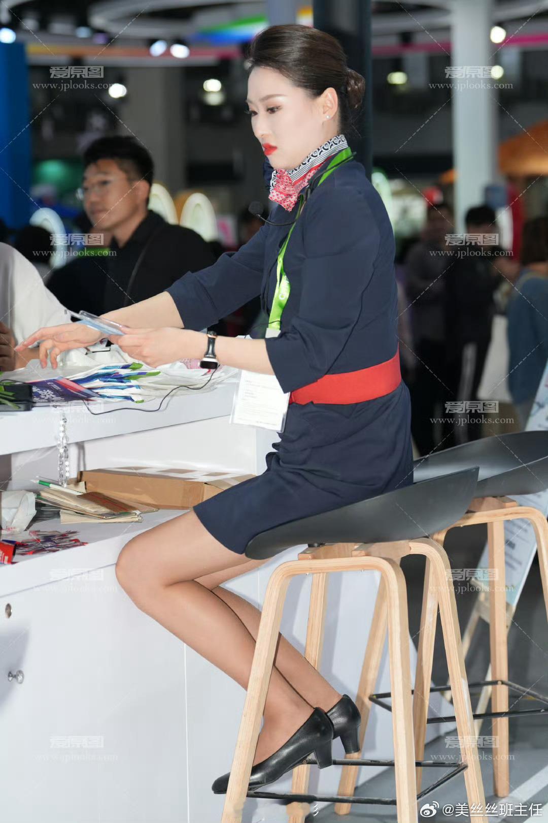 轻熟女神范儿职业装职场女性