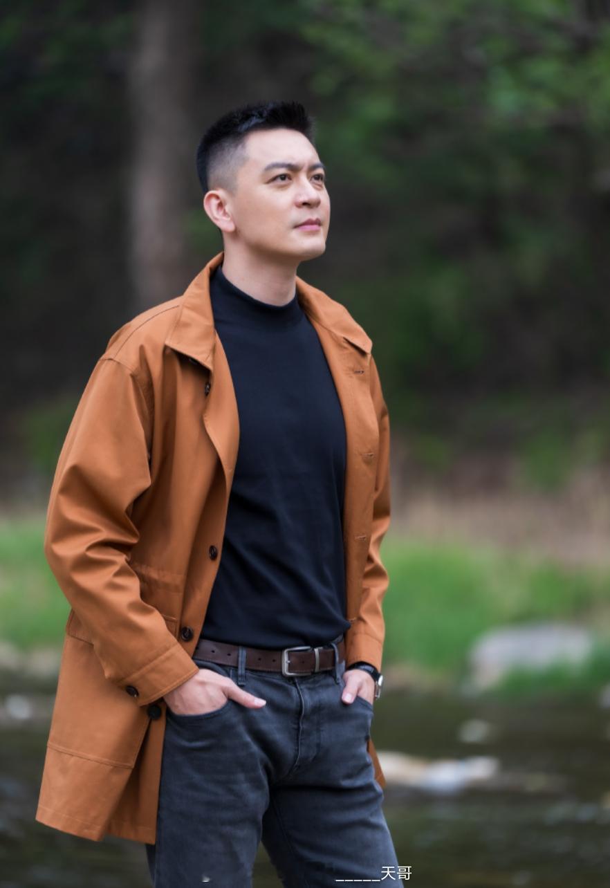 杨鸣干解说能有多少收入？如今杨鸣在解说界混的风生水起，而且杨鸣的出场费也绝对是解