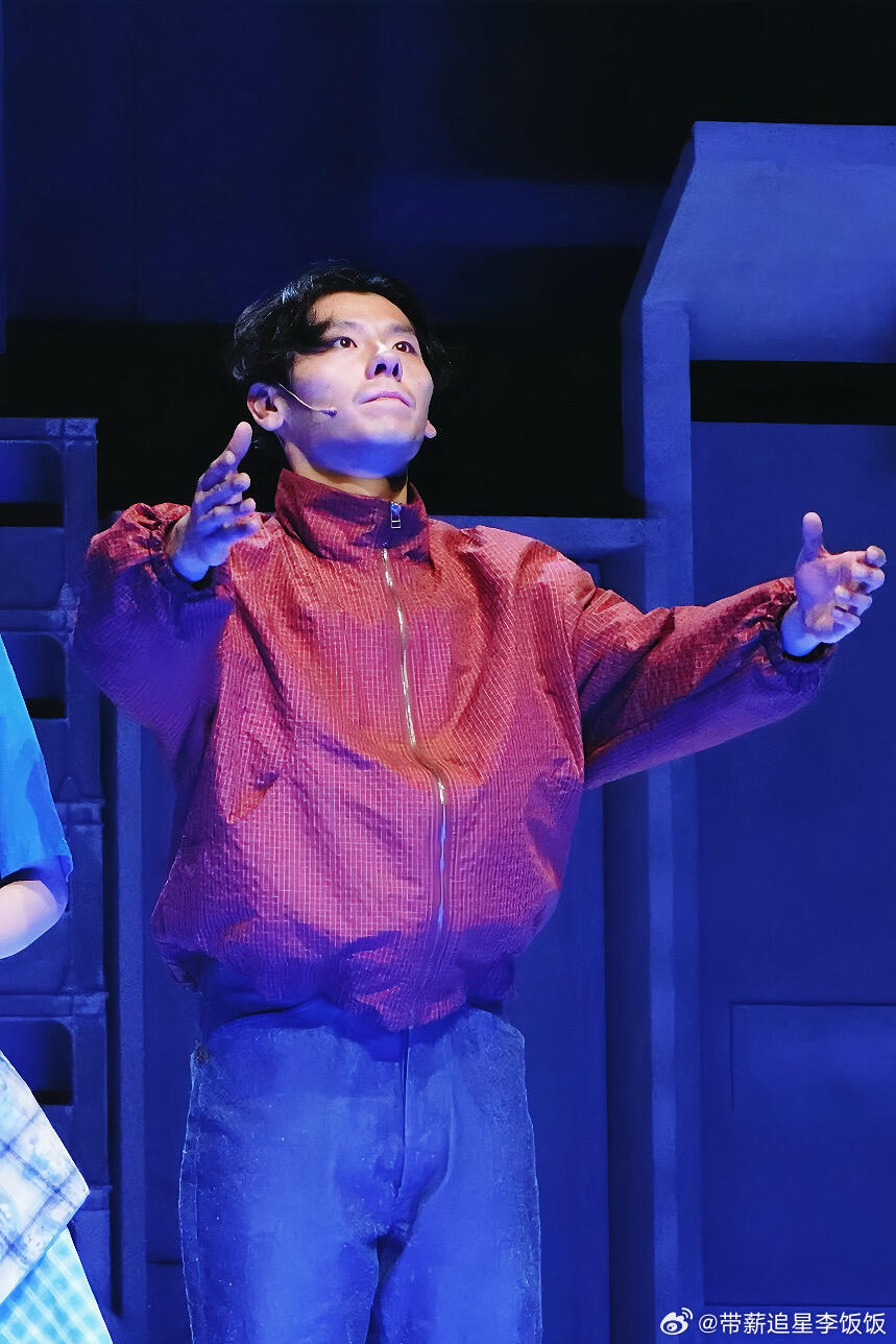 蒋奇明话剧口碑蒋奇明又唱上了年度期待话剧《爱与信息》正式开演！媒体场看完全是赞叹