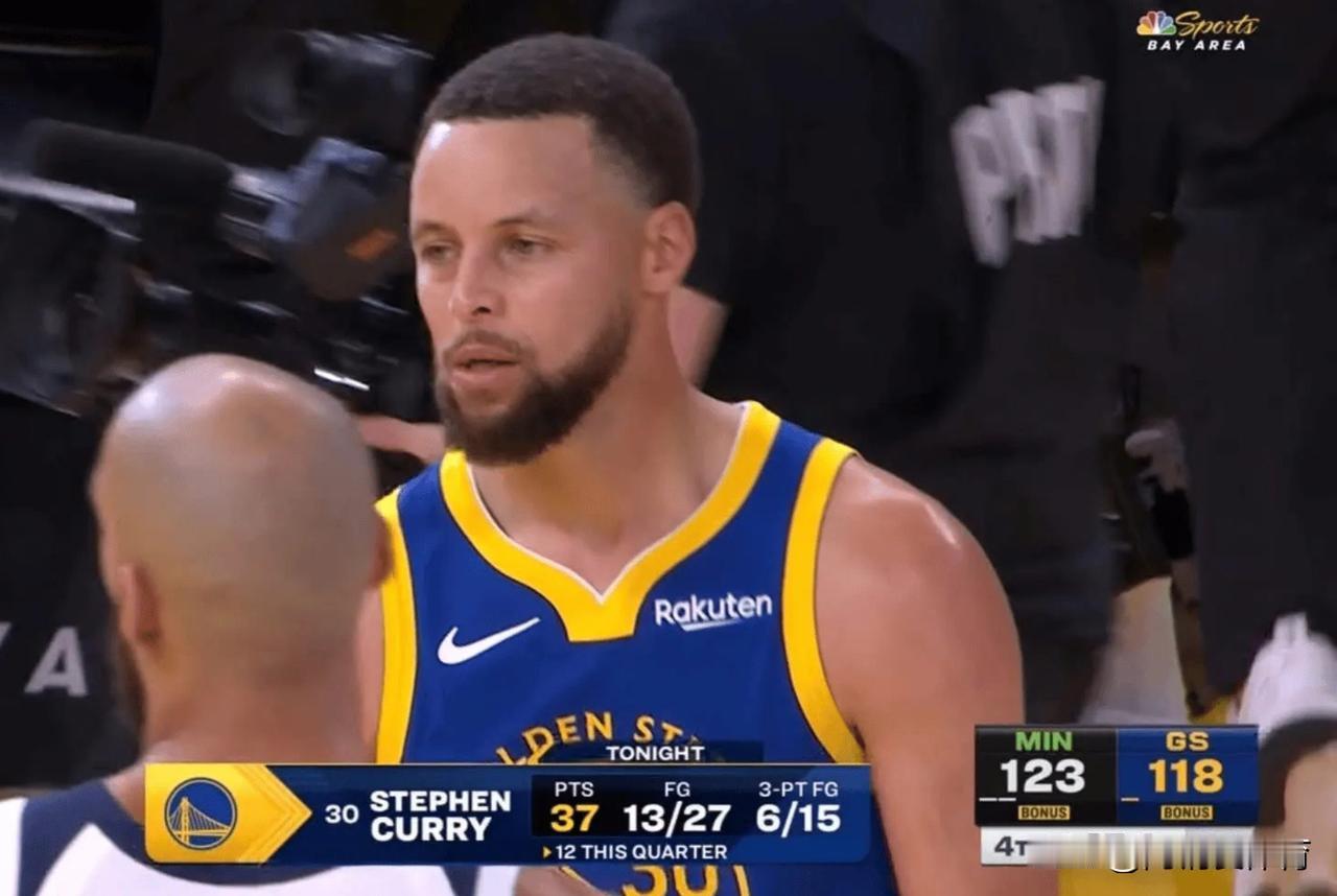 NBA常规赛，勇士131-136不敌三连败的开拓者，虽然勇士库里爆发，但是其他球