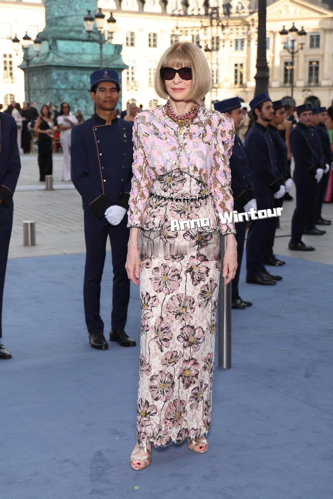 现身Vogue World Show的明星们👇Anna Wintour“LVM