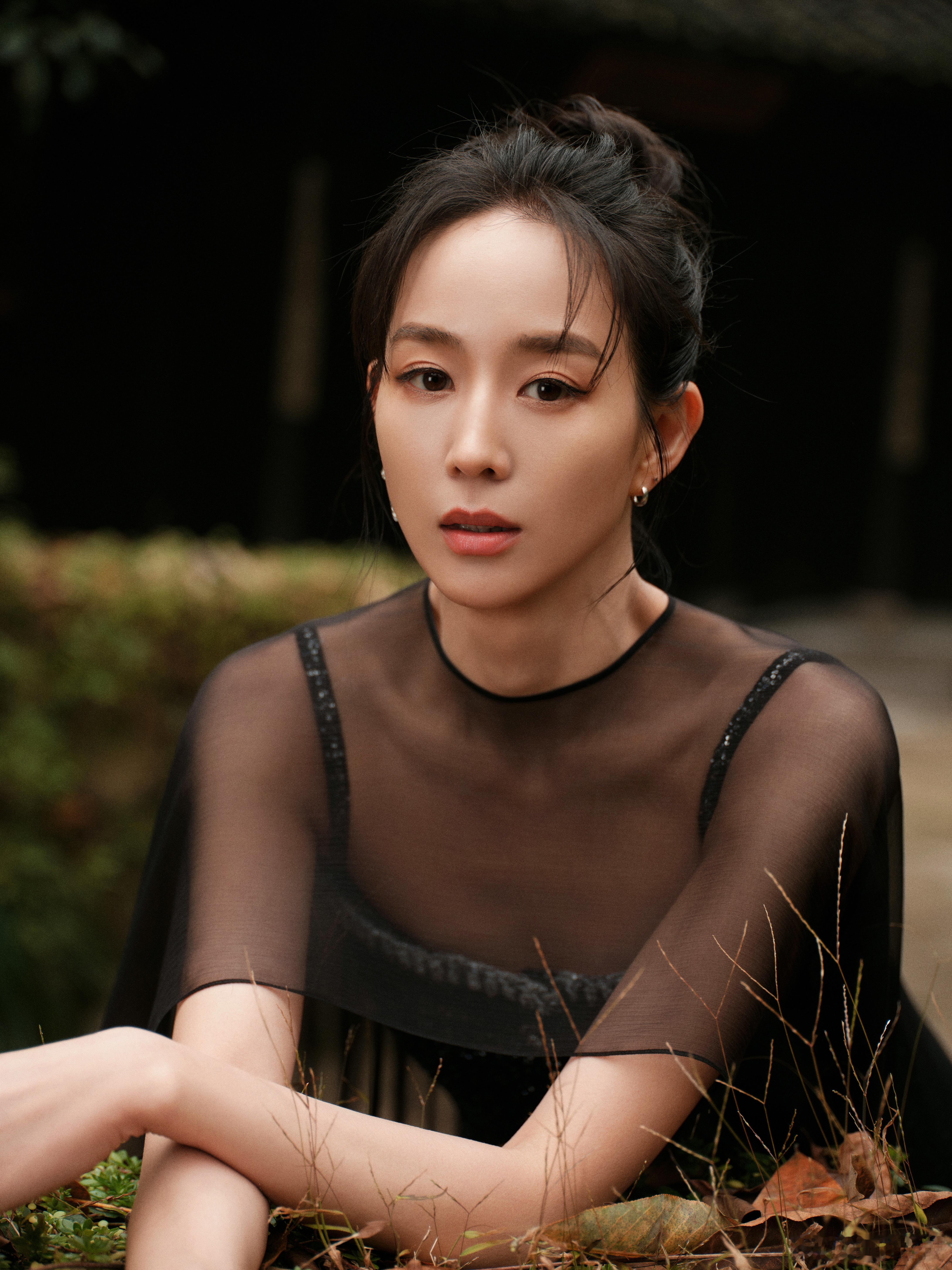 谁给张钧甯递一个侠女本  张钧甯眼神坚定又深邃，而且这身造型还格外有质感，搭配江