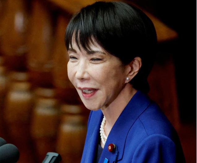 日本派系政治藏不变规则，首相只是临时棋子，掌权者随时可替换。

很多人看不懂日本