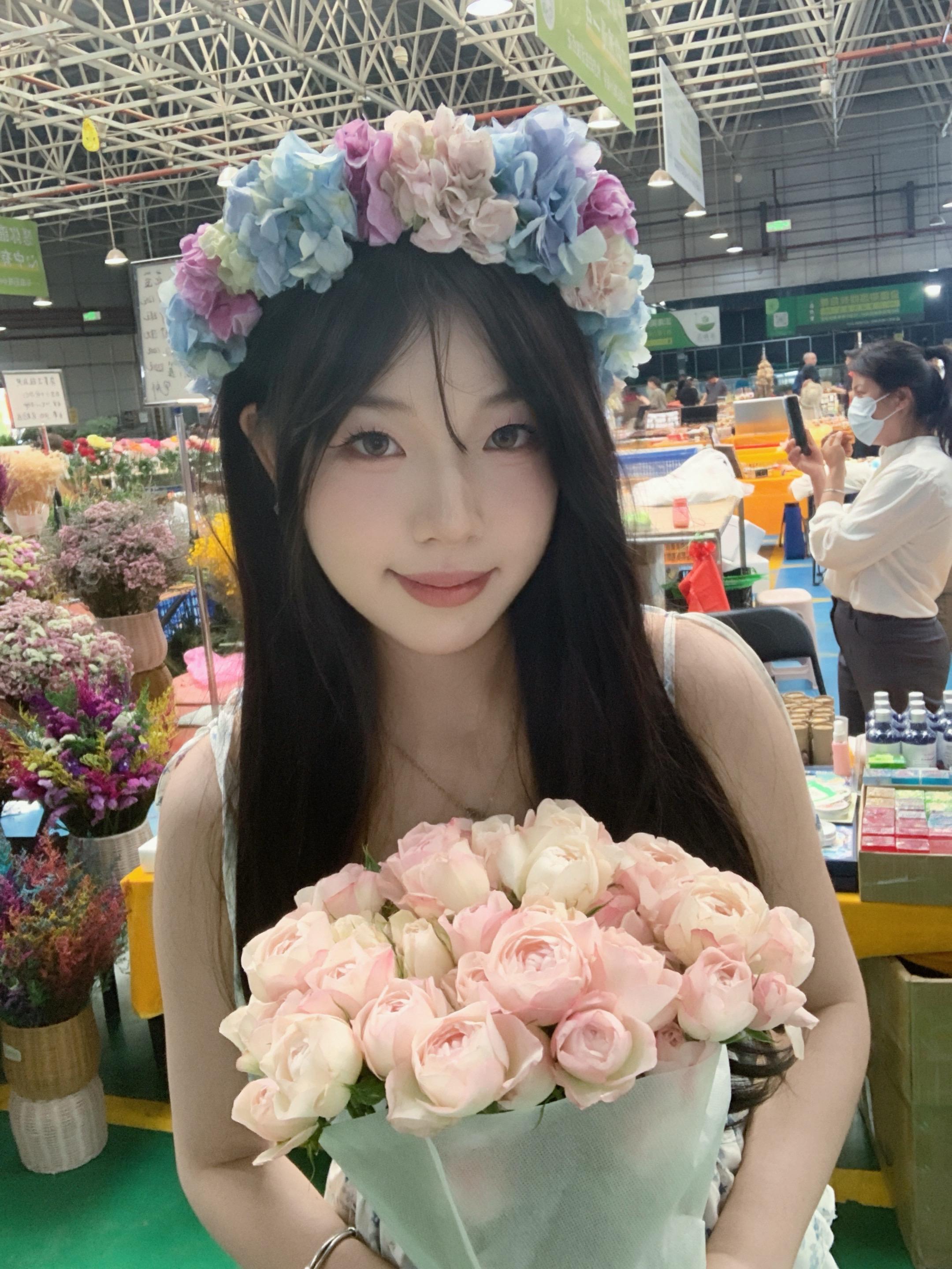 下次见面带一束花吧