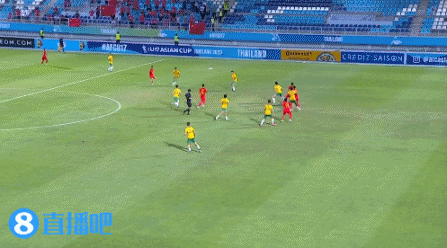 U17国足全场最遗憾的一个球！
这个单刀球过门将或是直接射，都比横传效果好啊！
