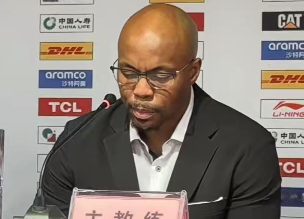 广州队以17分优势大胜广东，年轻球员表现呈现两极分化徐昕、陈国豪"大放异彩"与崔