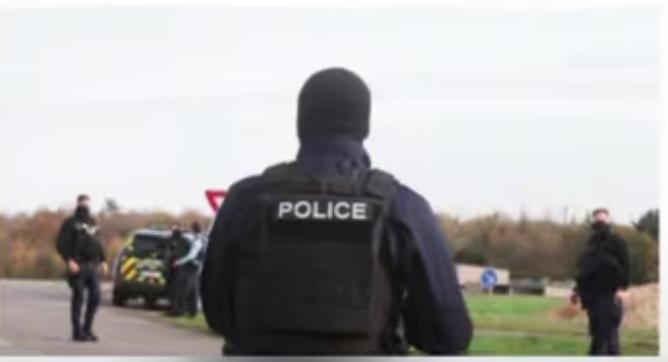 哦呵！京东巴黎仓库遭“专业洗劫”，5万件数码产品一夜蒸发，3亿损失打水漂！
 