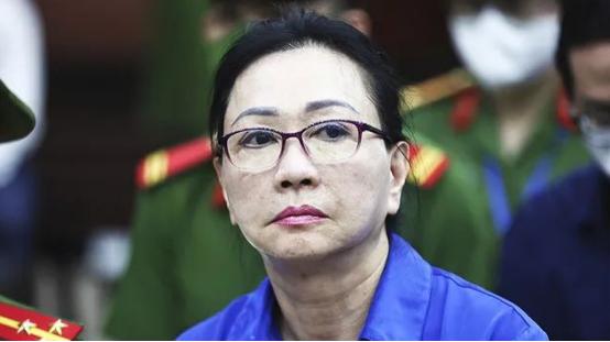 法庭宣判死刑那一刻，她没有求饶，而是开出价码：愿意捐出200万亿买自己一条命，说