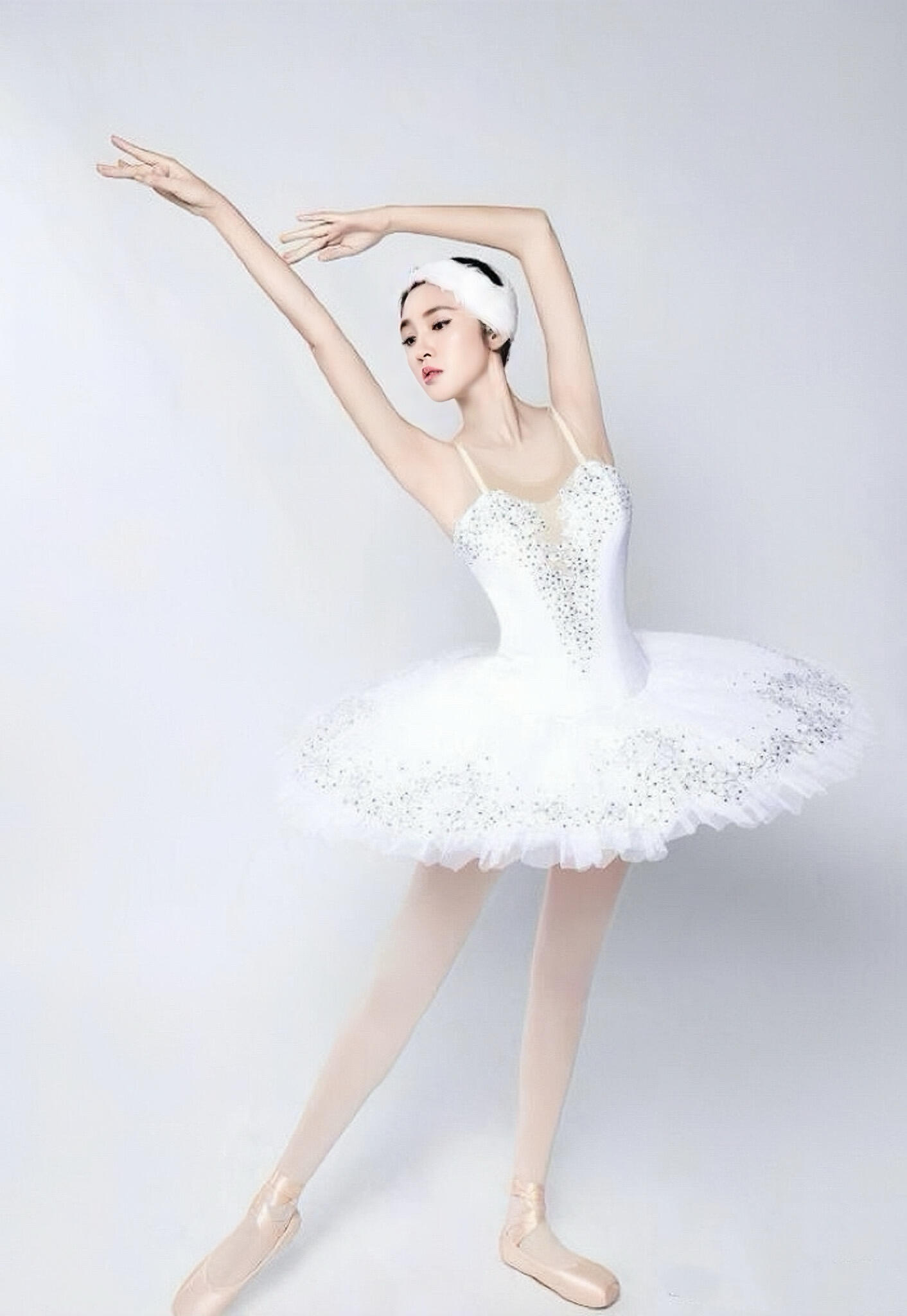 唐艺昕竟然会白天鹅舞蹈 