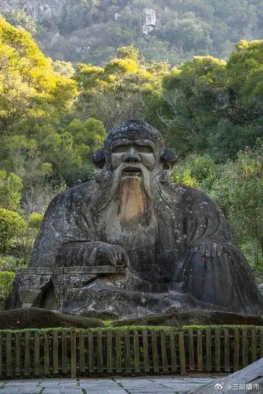 多少年了，股市和男足就是搞不好。似乎能想到的办法都试了，结果还是老样子。感觉最大