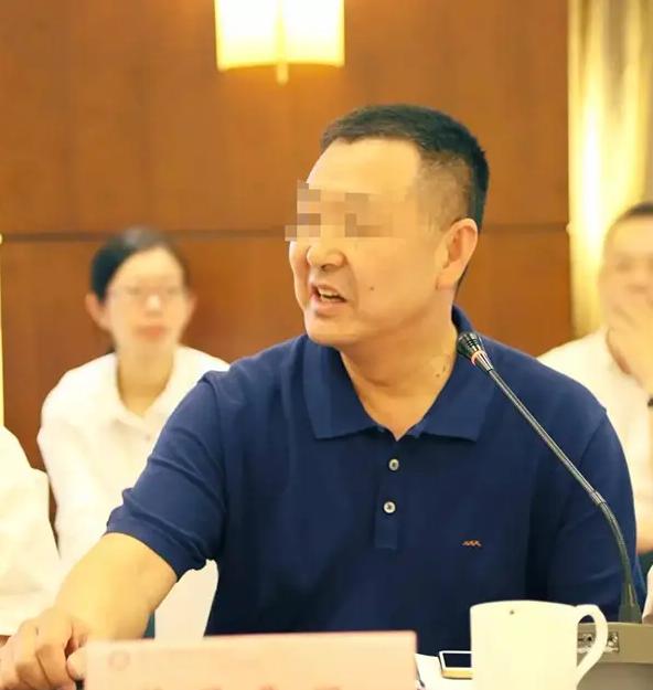 真的没想到，欠20家银行近20亿，且失信五年的人，本人居然躲澳洲住3500万豪宅