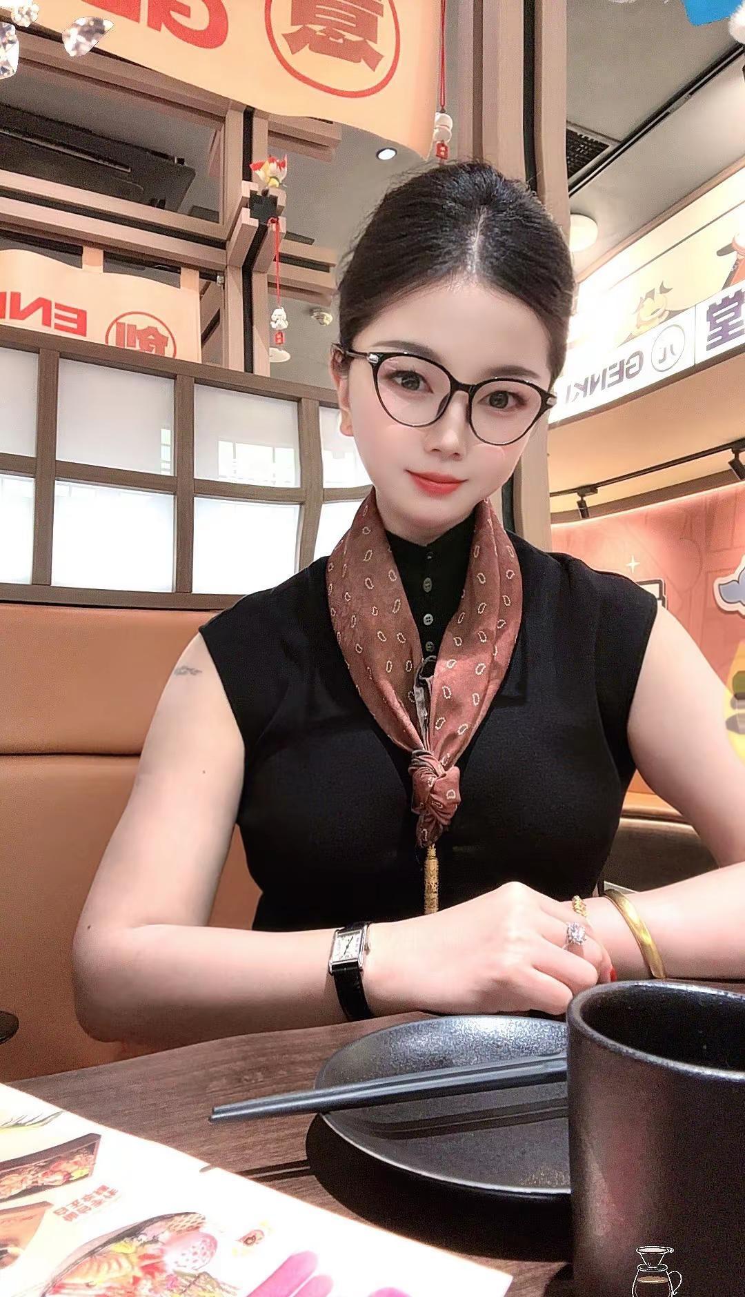 @DOU+小助手 或许 生活最好的状态就是 人静 物简 心安