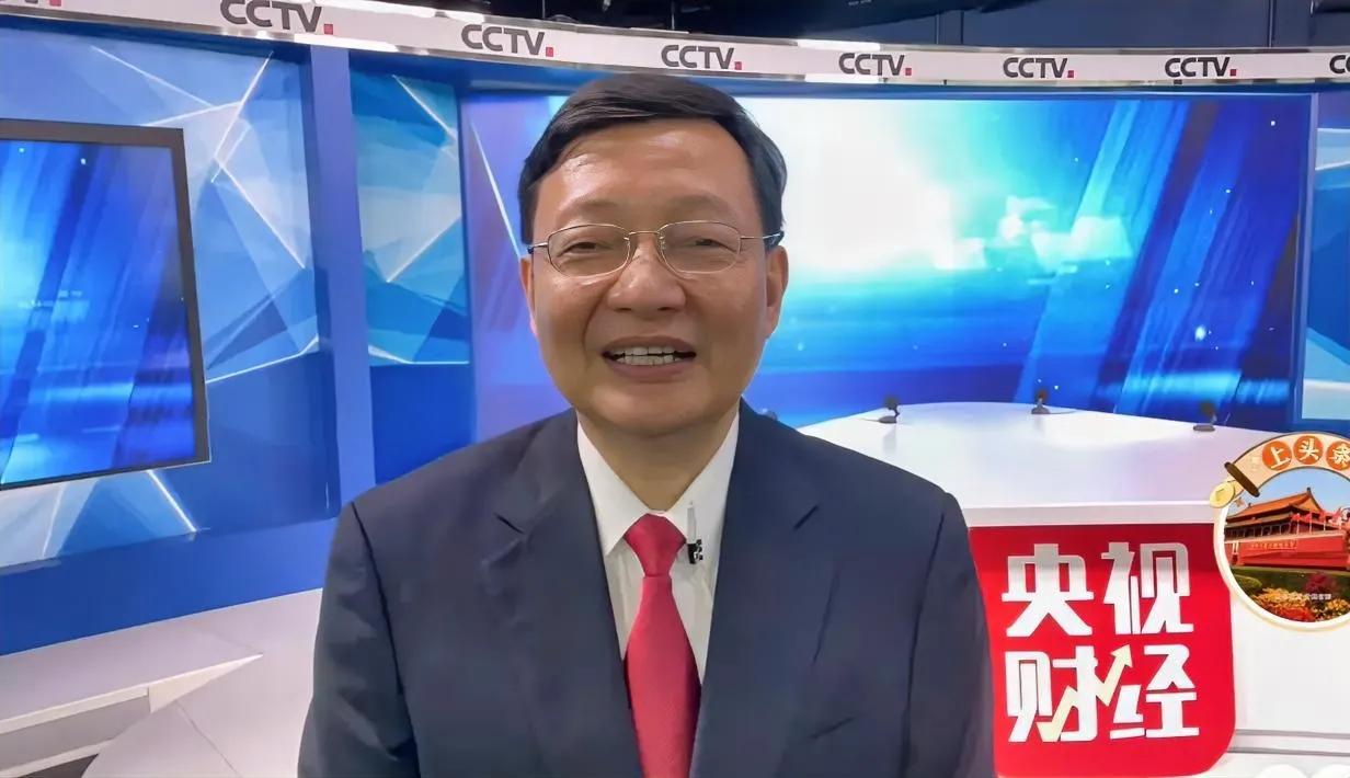 重大利好！李大霄站上央视财经，呼吁做好人买好股得好报。
李大霄是著名的多头网红，