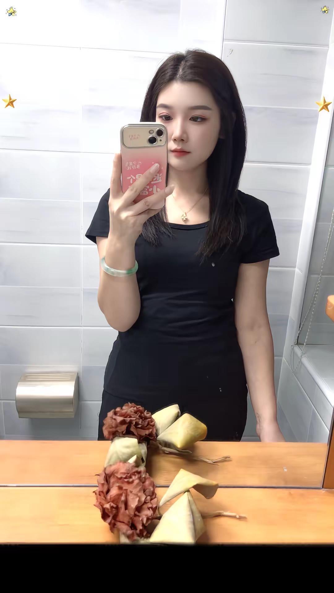 张国荣曾说过：你若喜欢一个人就放他走，他要是回来了，那他永远都是你的，如果他没有