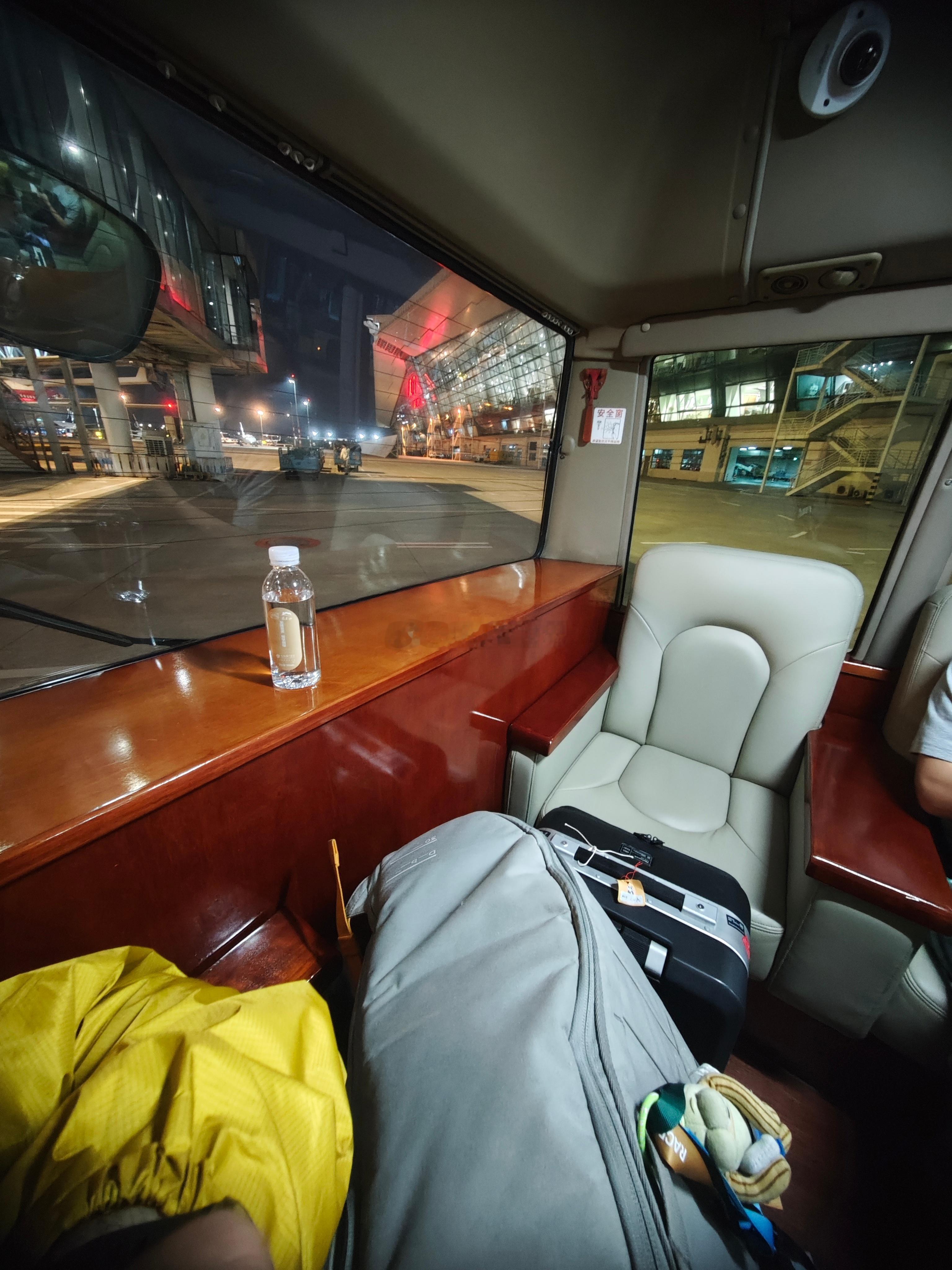 这次来厦门拍了一辆大5座SUV，我以为我前两天买到了能塞进车里的车顶帐，我觉得我