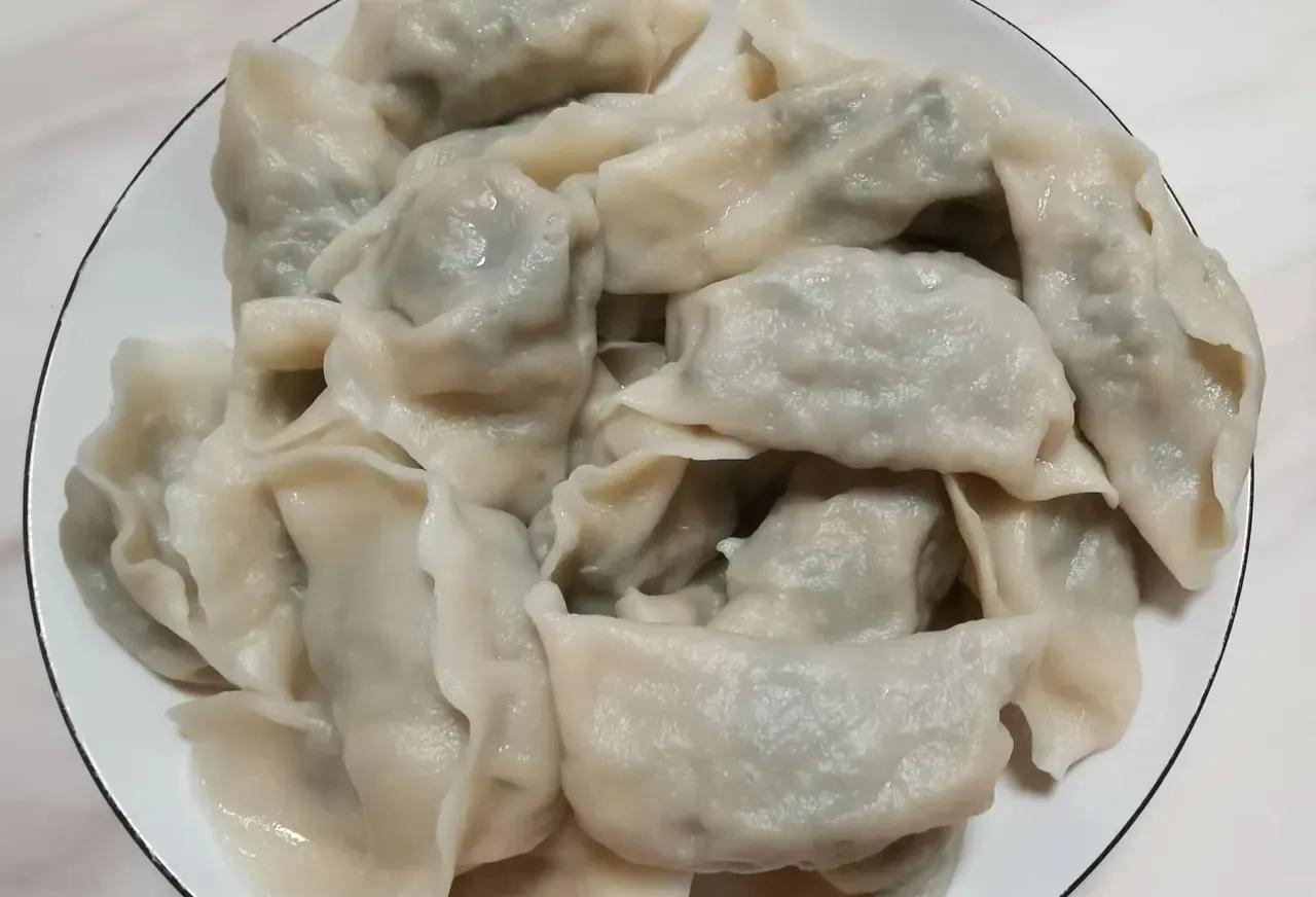 网络上南方人都说自己不爱吃水饺，没吃过水饺。现实中饺子在南方卖的比北方还好，南方