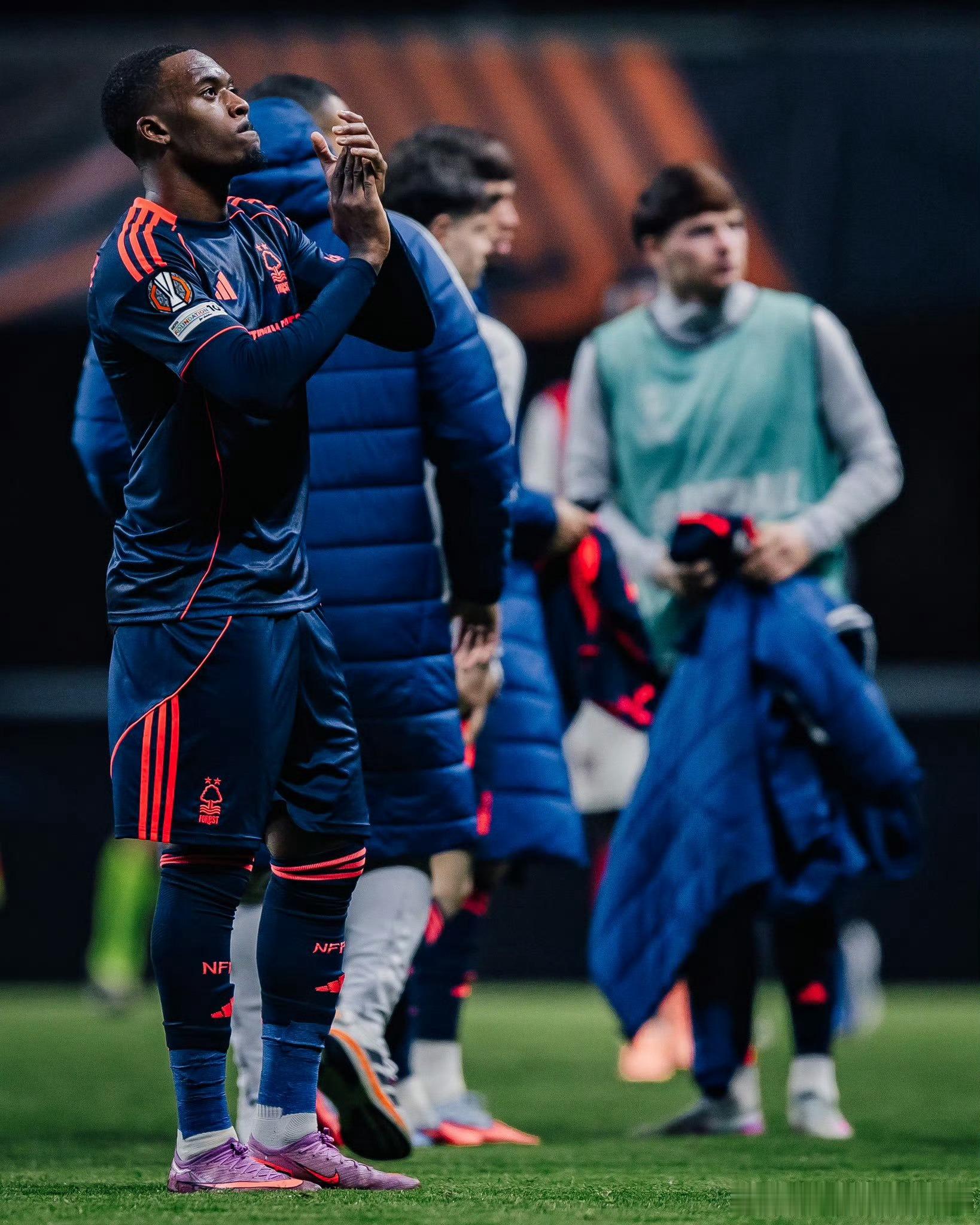 Bro！你可是英超队伍啊，怎么打个布拉加居然打不过的呢？最后布拉加1-0取胜诺丁