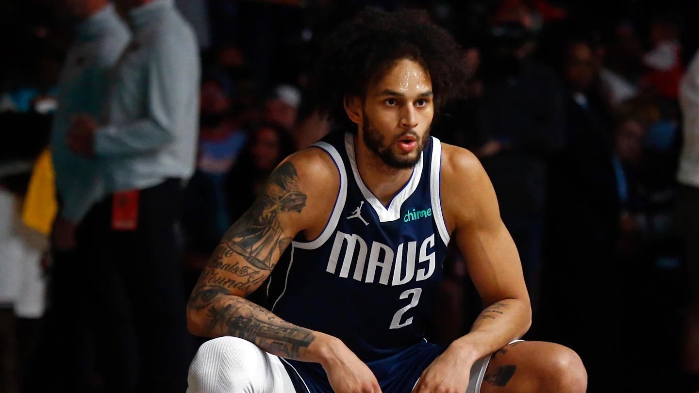 因为右膝扭伤连续缺阵九场比赛的莱弗利将在今天对阵快船的比赛中复出，有15-18m