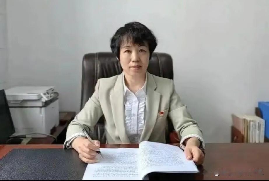 痛心！山东一“明星女校长”任上落马，29年教育生涯竟如此收场！


谁能想到，一