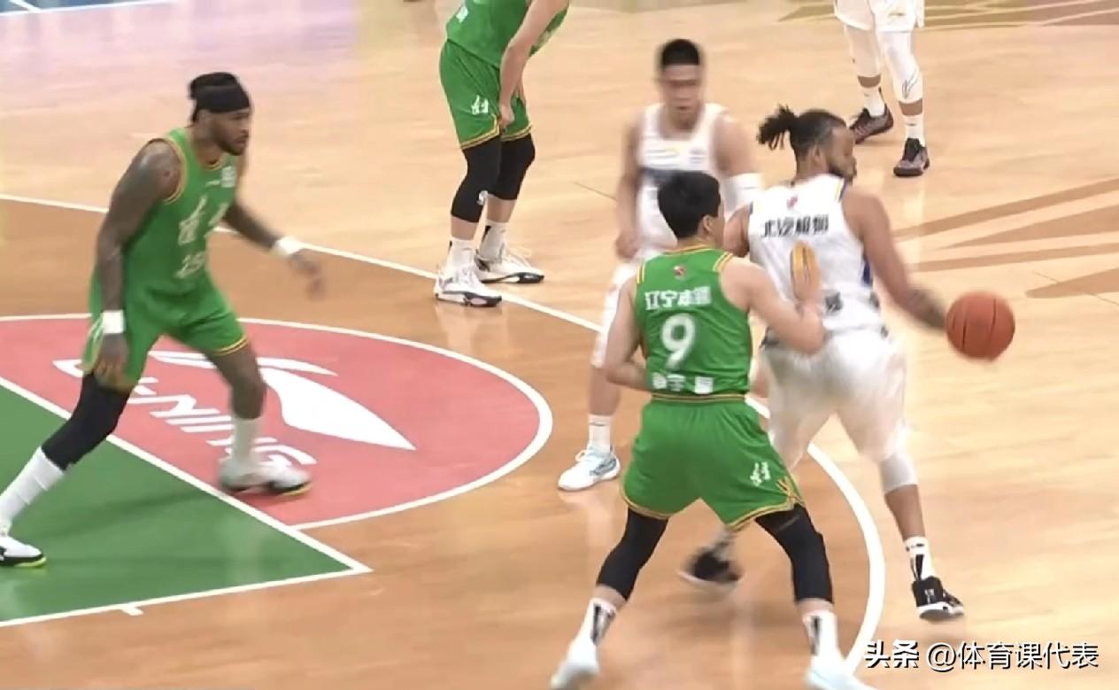 又是他！手帝半场13分，赵睿12分，辽宁男篮半场领先北京8分！北京时间2026年