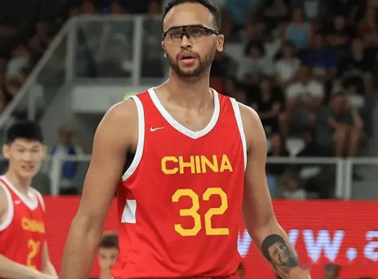 看完中国男篮1分险胜新西兰，我不禁有这2个无限感慨！

1，即使是2011年，我
