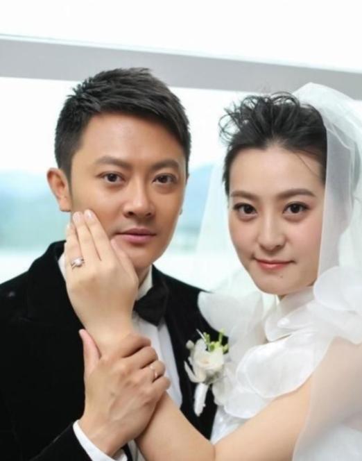 2015年，印小天花了400万元娶的老婆哈琳娜，直到孩子出生后，才发现自己的老婆