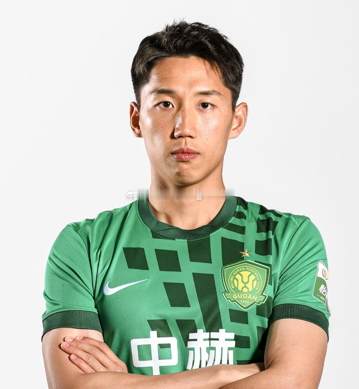 明晚17:45，北京国安将在工体进行赛前发布会及适应场地训练，主教练蒙哥马利携曹