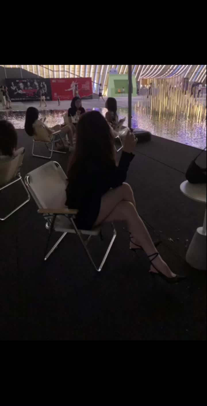 女人嘛要什么漂亮 有点气质就够了
