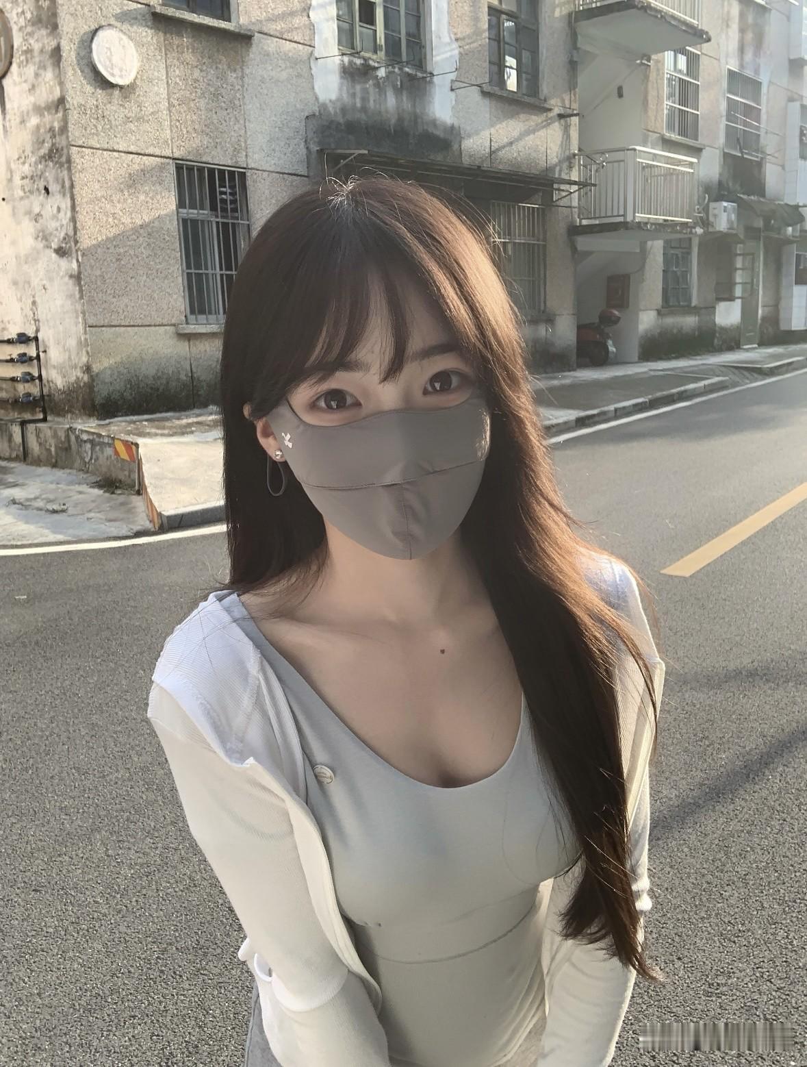 夏天要做好防晒女生如何穿搭看起来时尚更有品味呢 甜妹