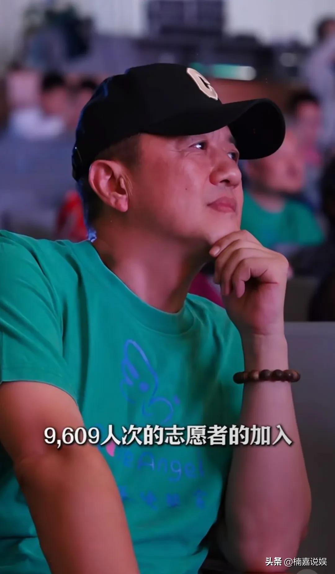 你可以说李亚鹏不是位合格的演员，
说他不是一个合格的商人，
但绝对是一位合格的爸