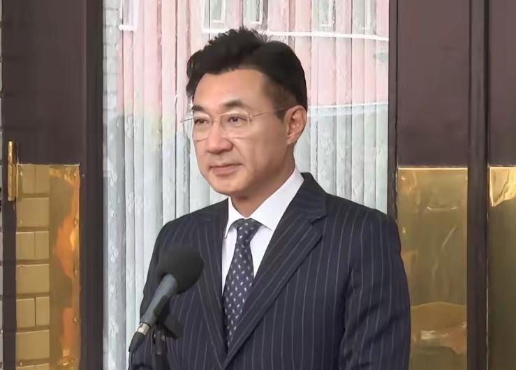 哈哈，江启臣居然被封为“爸爸市长”了！真是滑天下之大稽。
今天（4月5日），湾湾