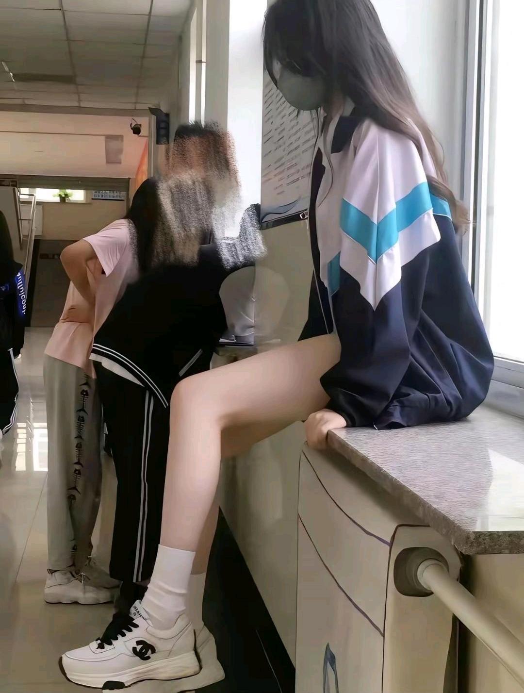 不得不说，现在的生活水平高了，女生的个子也普遍都高了很多，大家说对吗？
我特意去