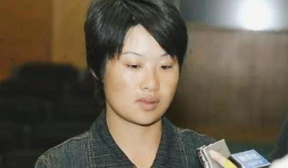 “难道我保护自己也有错吗？”2003年，北京3名男子深夜强闯女生宿舍，不仅殴打一